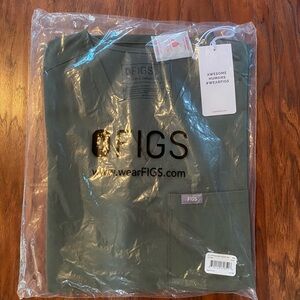 NWT figs scrubs Catarina top